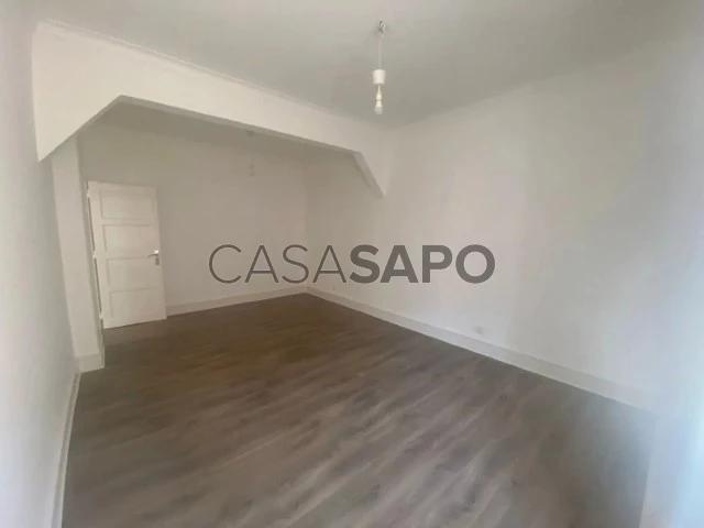 Apartamento alugar em Santiago Dos Velhos, Lisboa