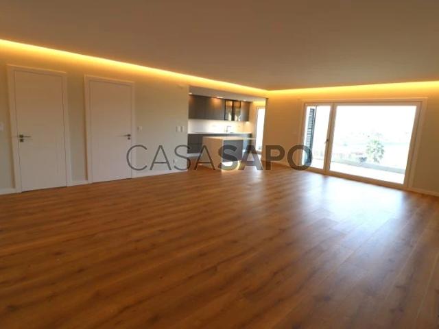 Apartamento alugar em Santiago Dos Velhos, Lisboa