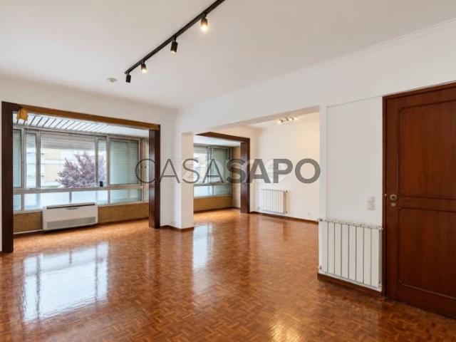 Apartamento alugar em Santiago Dos Velhos, Lisboa