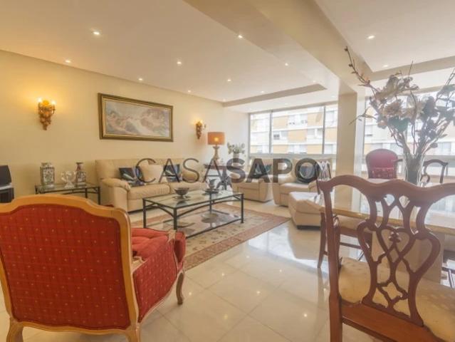 Apartamento alugar em Santiago Dos Velhos, Lisboa