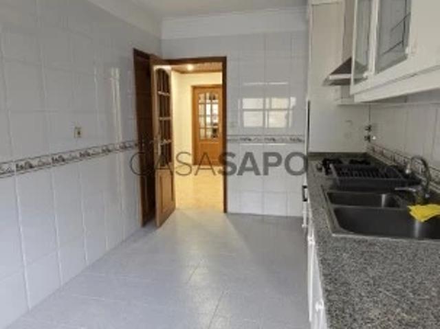 Apartamento alugar em Santiago Dos Velhos, Lisboa