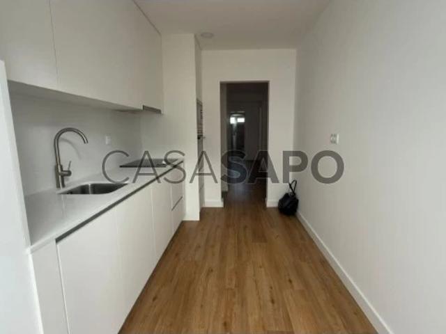 Apartamento alugar em Via Rara, Santiago Dos Velhos