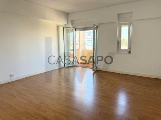 Apartamento alugar em Nova Oeiras, Oeiras