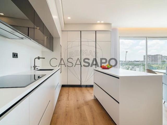 Apartamento alugar em Bairro 18 de Maio, Oeiras