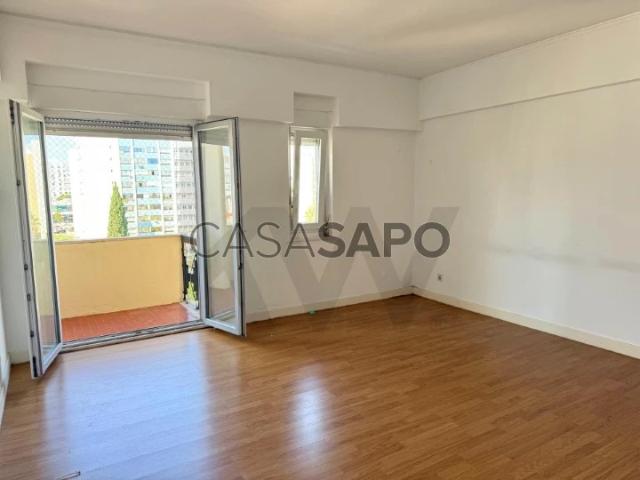 Apartamento alugar em Nova Oeiras, Oeiras