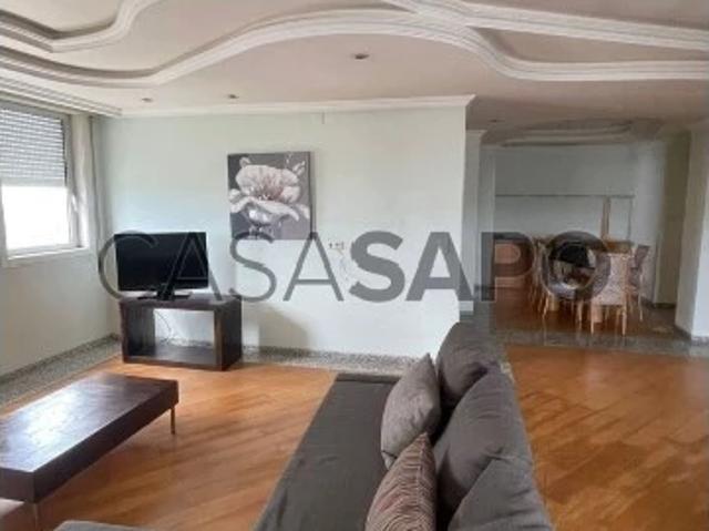 Apartamento alugar em Porto, Lordelo Do Ouro
