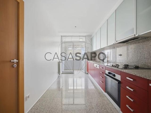 Apartamento alugar em Porto, Lordelo Do Ouro