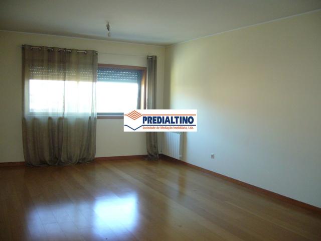 Apartamento alugar em Maia, Gueifães