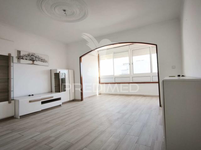 Apartamento alugar em Encosta do Sol, Amadora