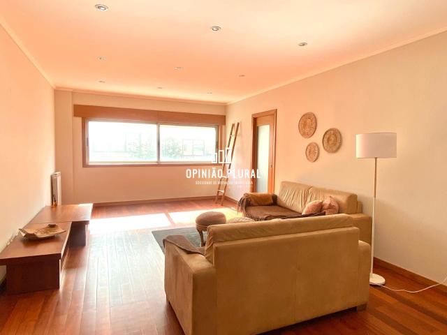 Apartamento alugar em Espinho