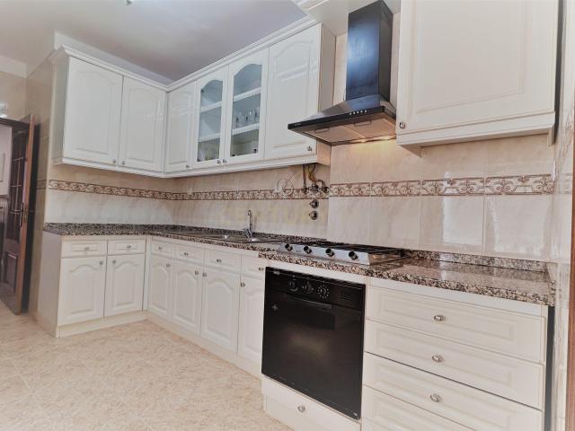 Apartamento alugar em Santiago Dos Velhos, Lisboa