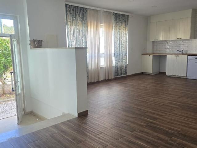 Apartamento alugar em Estefânea, Sintra