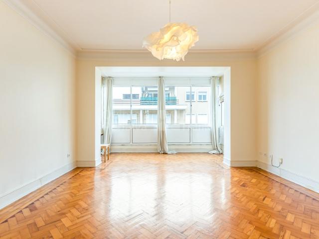 Apartamento alugar em Bairro de São Miguel, Lisboa