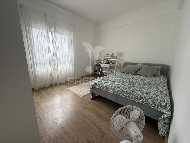 Apartamento alugar em Cais de Vila Franca de Xira, Vila Franca de Xira