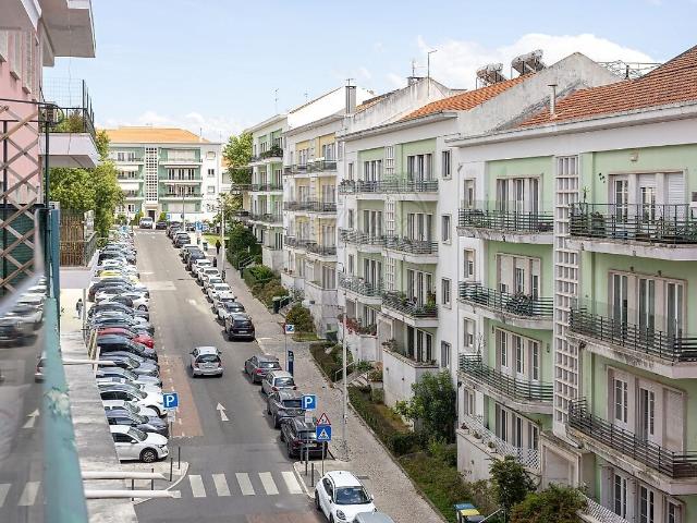 Apartamento alugar em Bairro de São Miguel, Lisboa