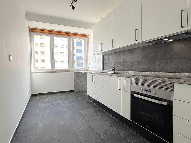 Apartamento alugar em Benfica, Lisboa