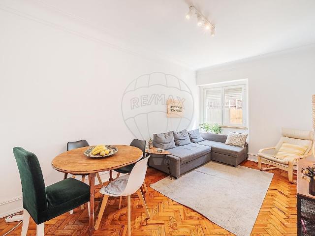 Apartamento alugar em Santo Condestável, Lisboa
