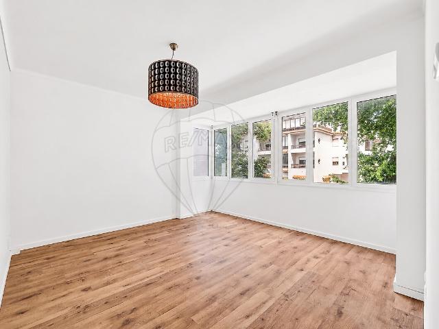 Apartamento alugar em Núcleo Urbano Histórico de Carcavelos, Cascais