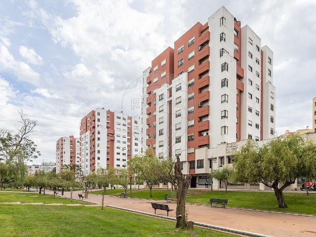 Apartamento alugar em Carnide, Lisboa