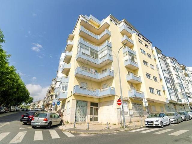 Apartamento alugar em Mina de Água, Amadora