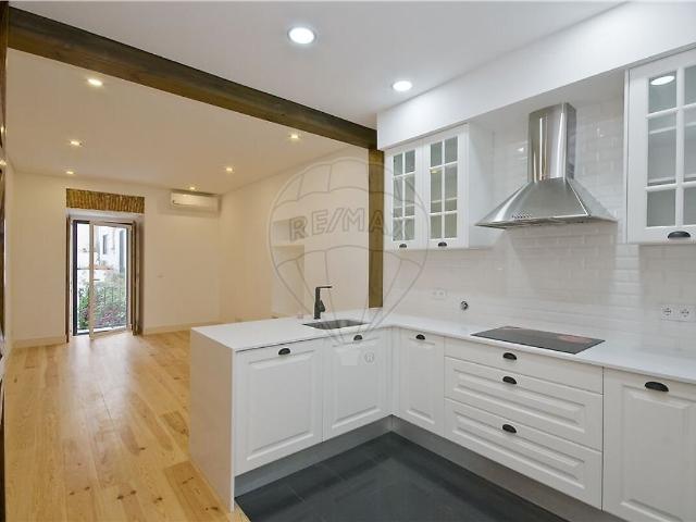 Apartamento alugar em Santa Catarina, Lisboa