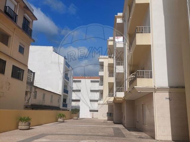 Apartamento alugar em Pederneira, Leiria
