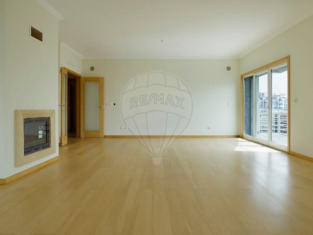 Apartamento alugar em Bairro do Bugio, Oeiras