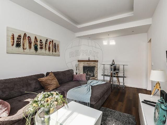 Apartamento alugar em Rio de Mouro, Lisboa