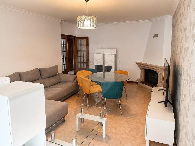 Apartamento alugar em Rinchoa, Rio de Mouro