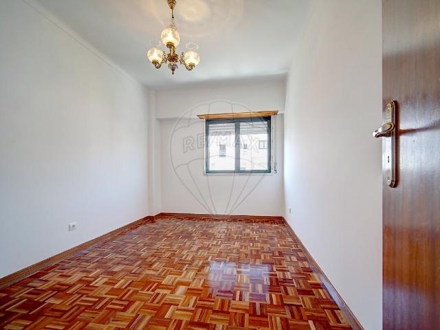 Apartamento alugar em Santo António dos Cavaleiros e Frielas, Loures