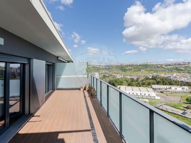 Apartamento alugar em Santo António dos Cavaleiros e Frielas, Loures