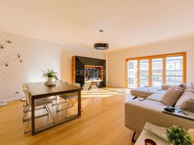 Apartamento alugar em Santiago Dos Velhos, Lisboa