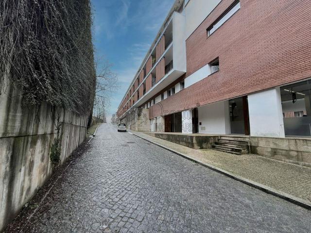 Apartamento alugar em Oliveira, São Paio e São Sebastião, Guimarães
