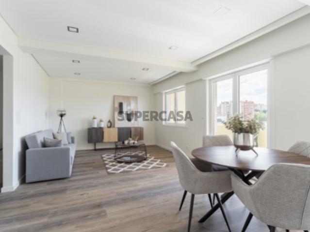 Casa venda em Bairro de Santa Cruz de Benfica, Lisboa