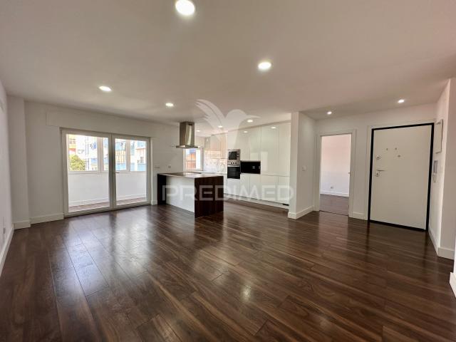 Apartamento alugar em Afonso Costa, Setúbal