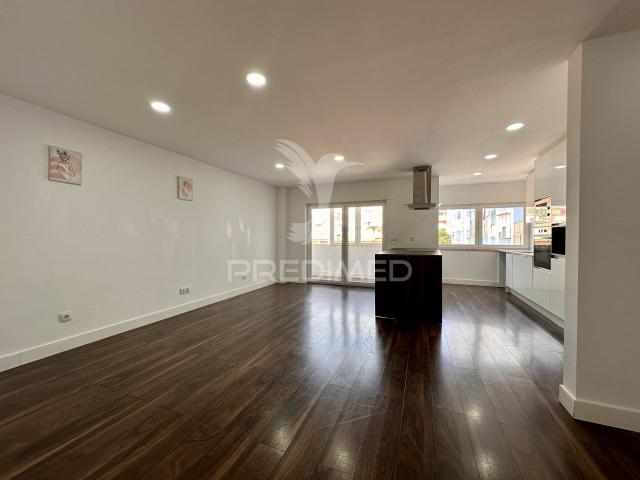 Apartamento alugar em Fonte do Lavra, Setúbal