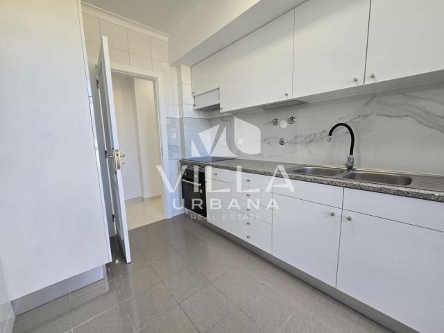 Apartamento venda em Alembrança, Almada