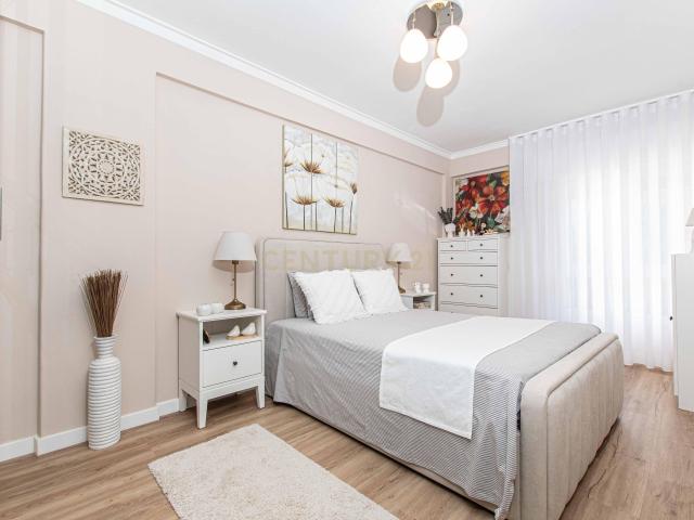 Apartamento venda em Alto da Cova da Moura, Amadora