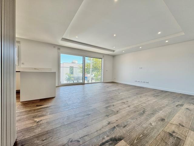Apartamento venda em Alembrança, Almada