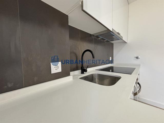 Apartamento venda em Mina de Água, Amadora