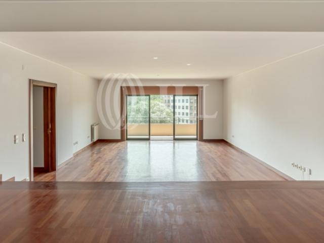 Apartamento alugar em Porto, Aldoar