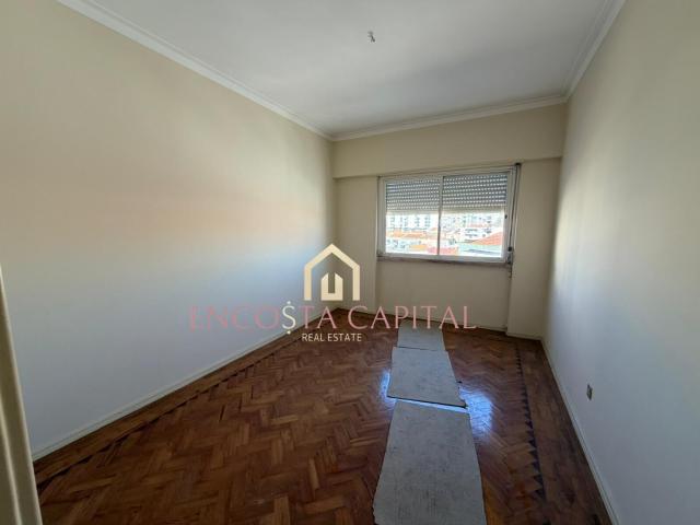 Apartamento venda em Santiago Dos Velhos, Lisboa