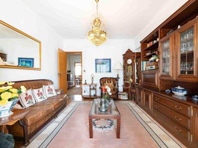 Apartamento venda em Santiago Dos Velhos, Lisboa