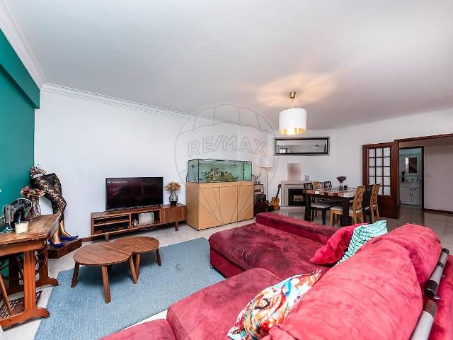 Apartamento venda em Massamá, Massamá e Monte Abraão