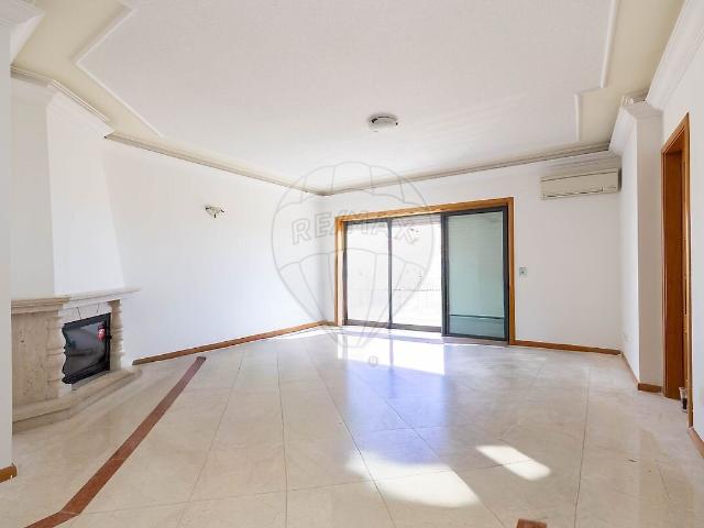 Apartamento venda em Urbanização Moinho do Guizo, Amadora