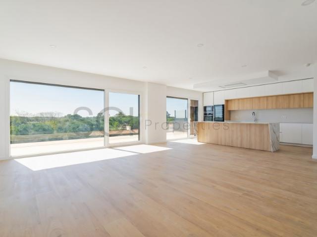 Apartamento venda em Almada, Setúbal