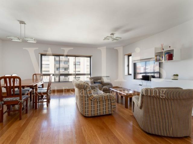 Apartamento alugar em Miraflores, Oeiras