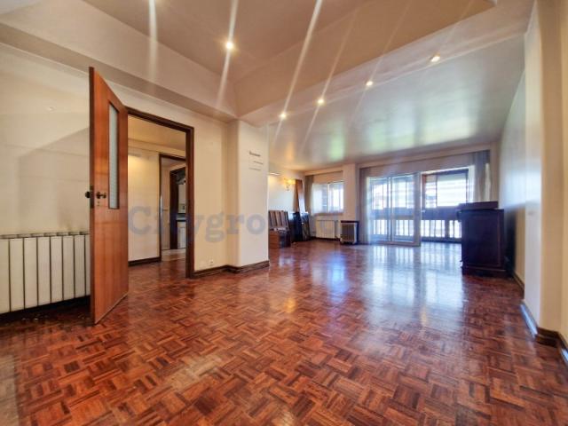 Apartamento venda em Bairro de São Miguel, Lisboa