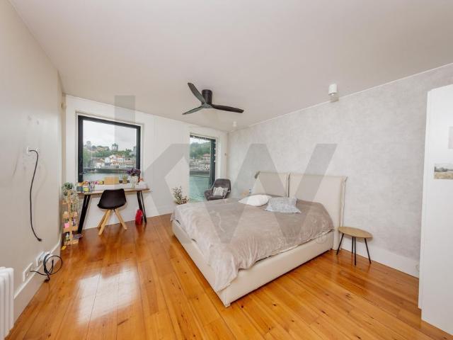 Apartamento alugar em Conjunto Urbano da Ribeira, Porto