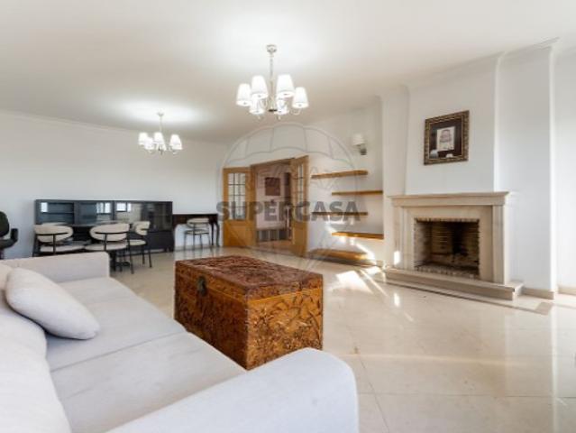 Casa venda em Alfragide, Amadora